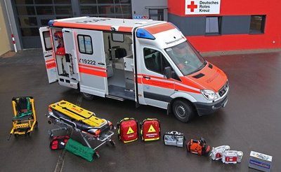 Rettungswagen und Ausrüstung